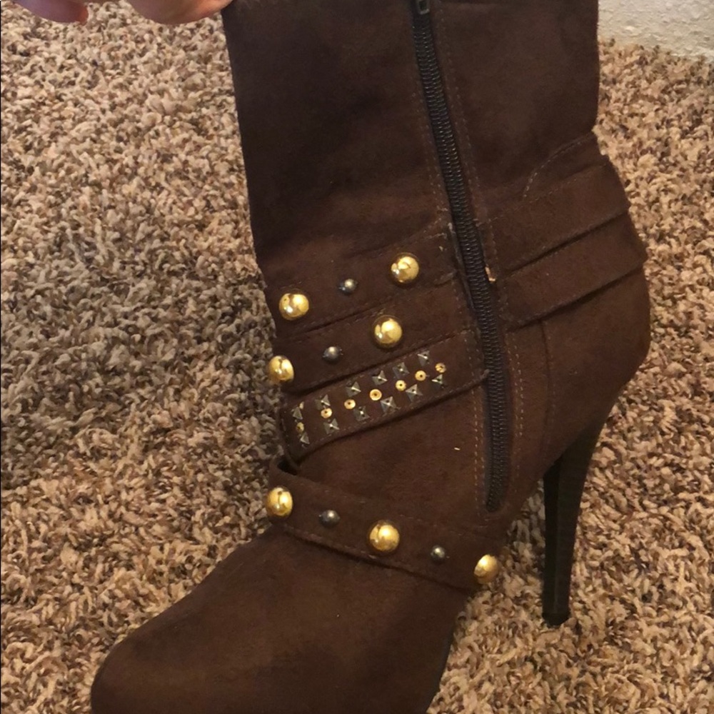 Boots🎉🎉 - Picture 2 of 3